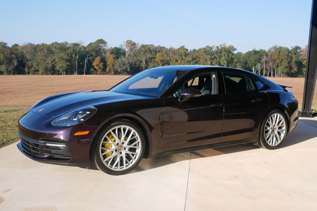 2018 Porsche Panamera 4's photo